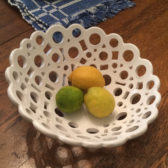 Stunning, asymmetric open lacework servebowl 10&1/2”x4&1/5” oven safe! Microwave - Picture 2 of 6